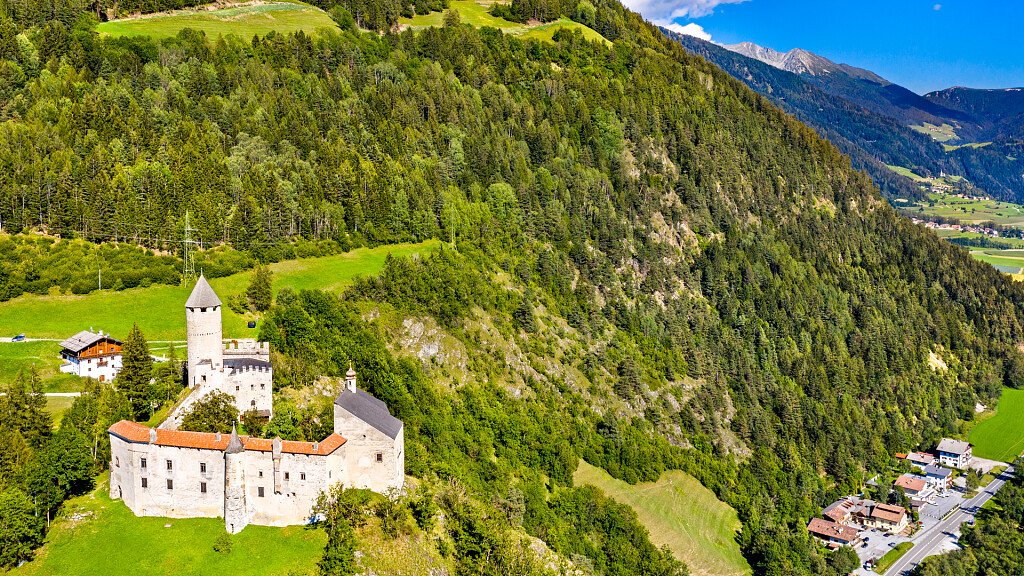 Vacanze nelle Dolomiti alla scoperta di castelli e fortezze