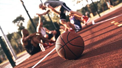 giocare_basket_campetto_pixabay_tortugadatacorp