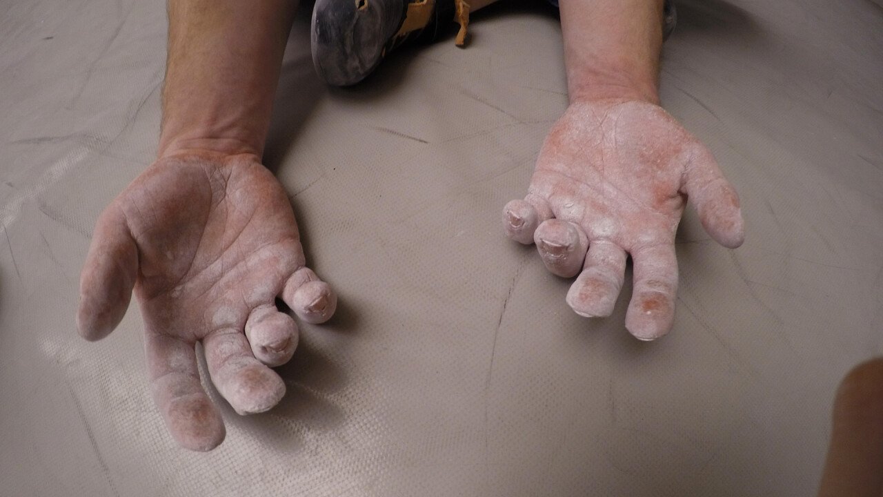 mani_arrampicatore_palestra_arrampicata_brunico_giorgia_fontanari