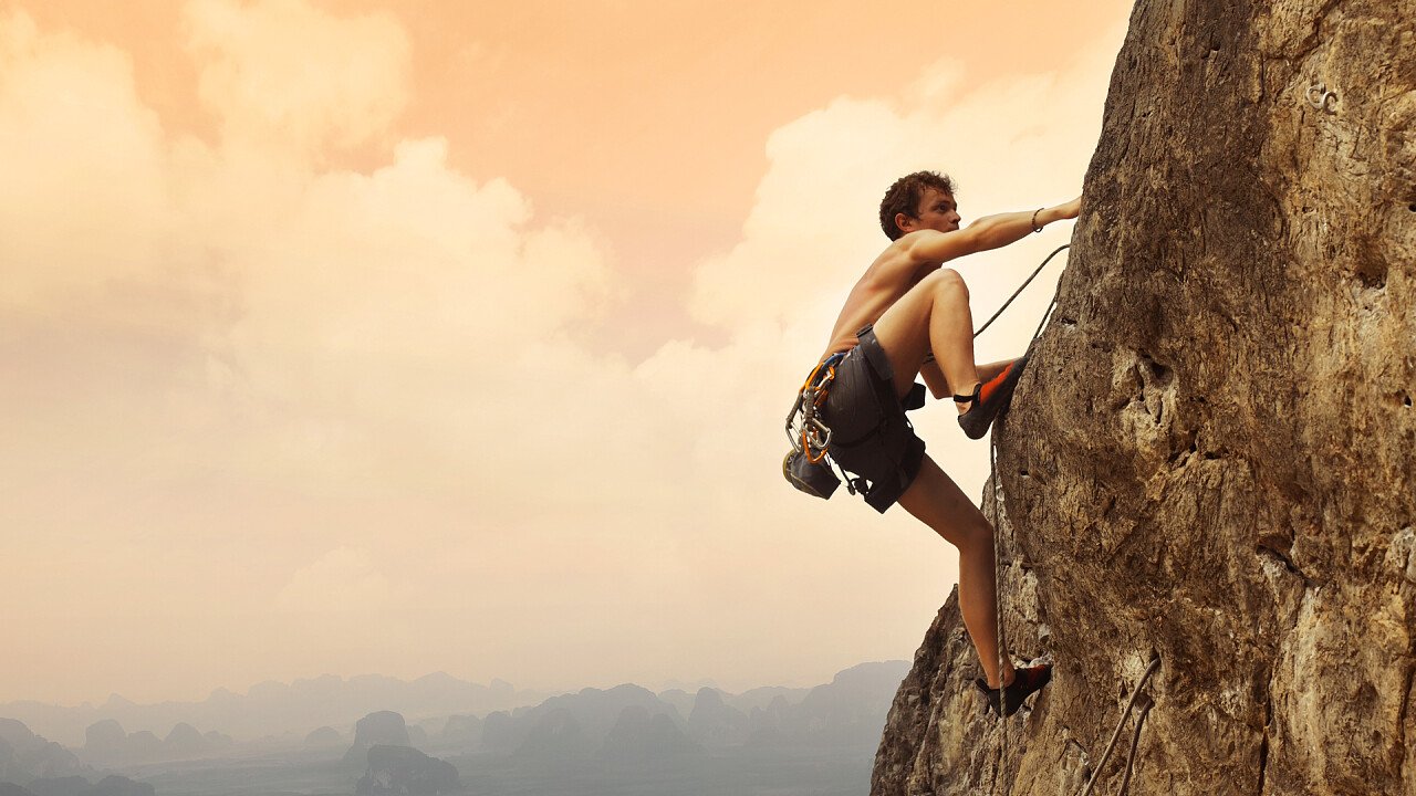 arrampicata_parete_roccia_shutterstock