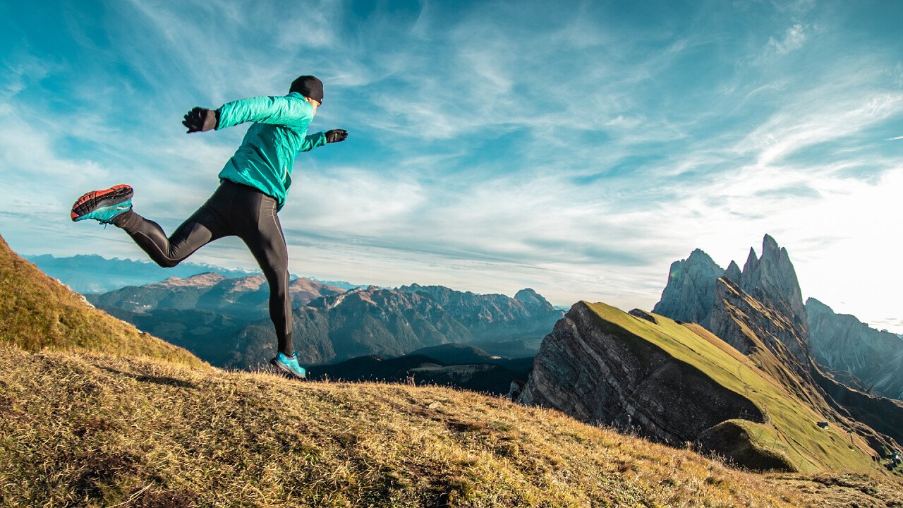 sky_running_seceda_dolomiti_ortisei_shutterstock