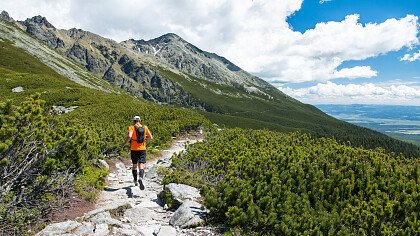 donna_seceda_ortisei_sky_running_shutterstock