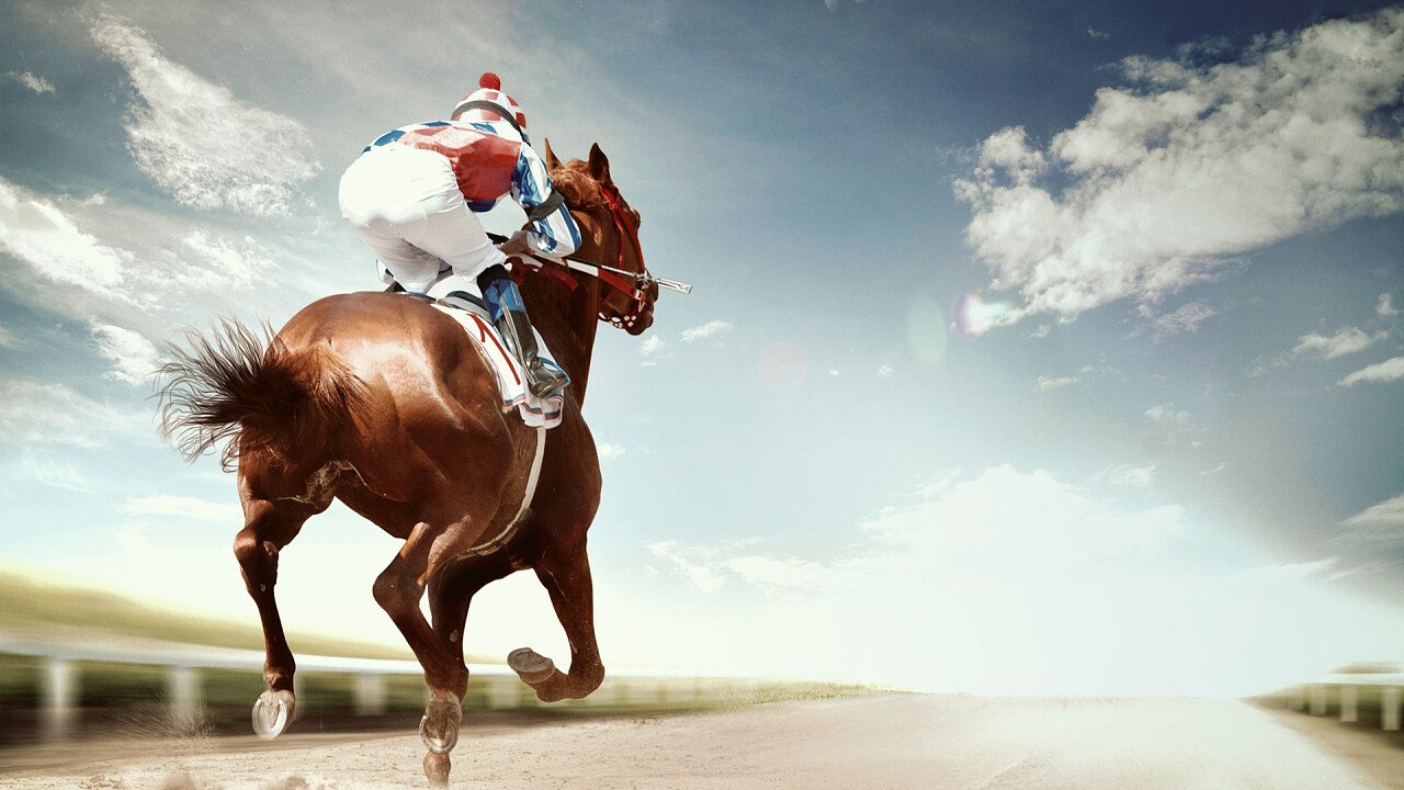 corsa_a_cavallo_pista_shutterstock