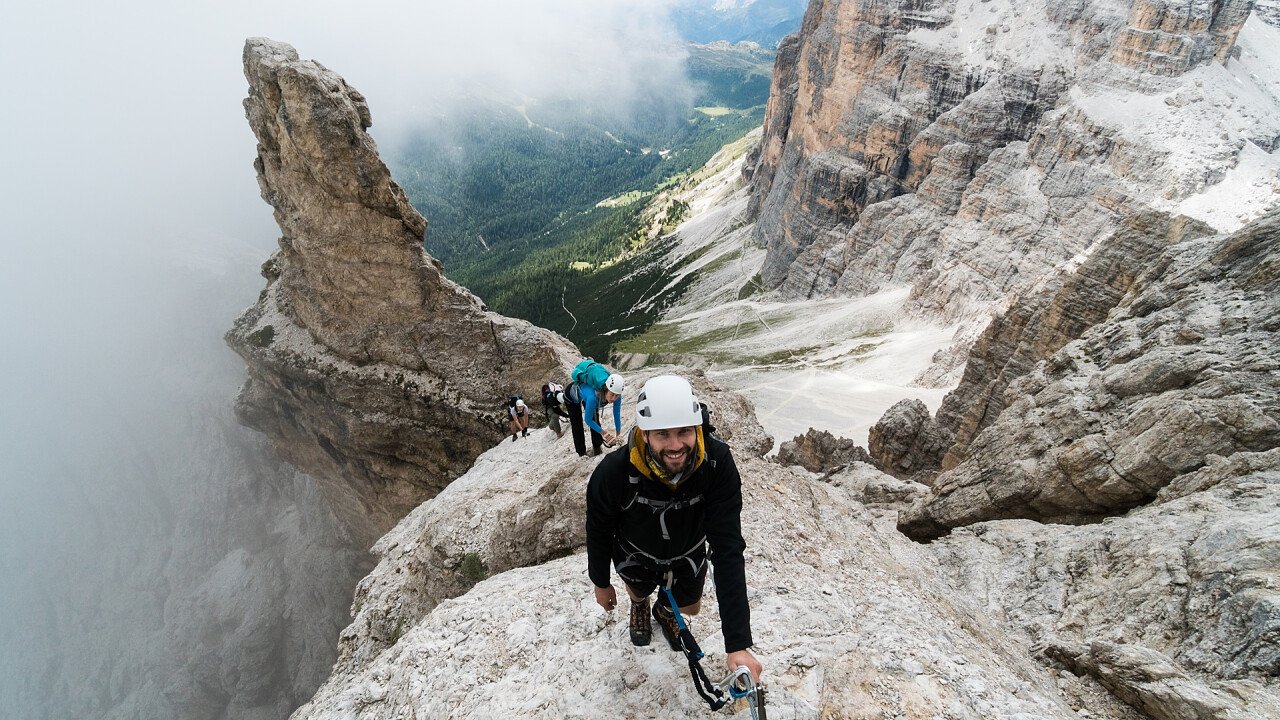 gruppo_ferrata_alta_badia_shutterstock