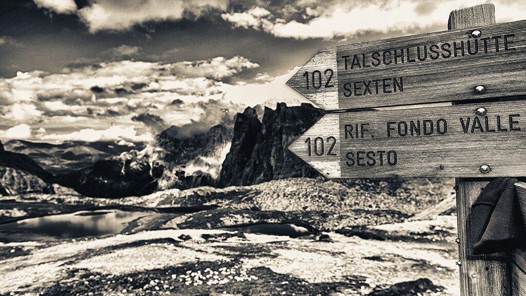 Trekking lungo le Alte Vie delle Dolomiti