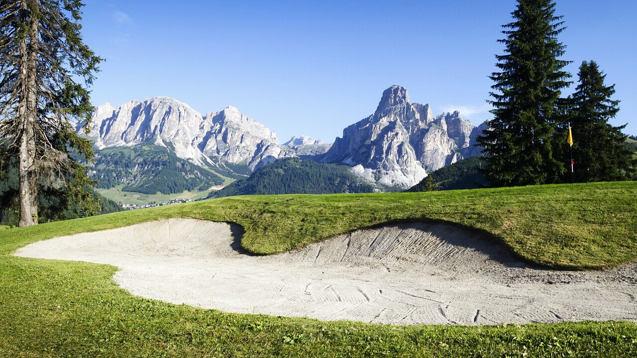 panorama_dolomiti_campo_golf_shutterstock
