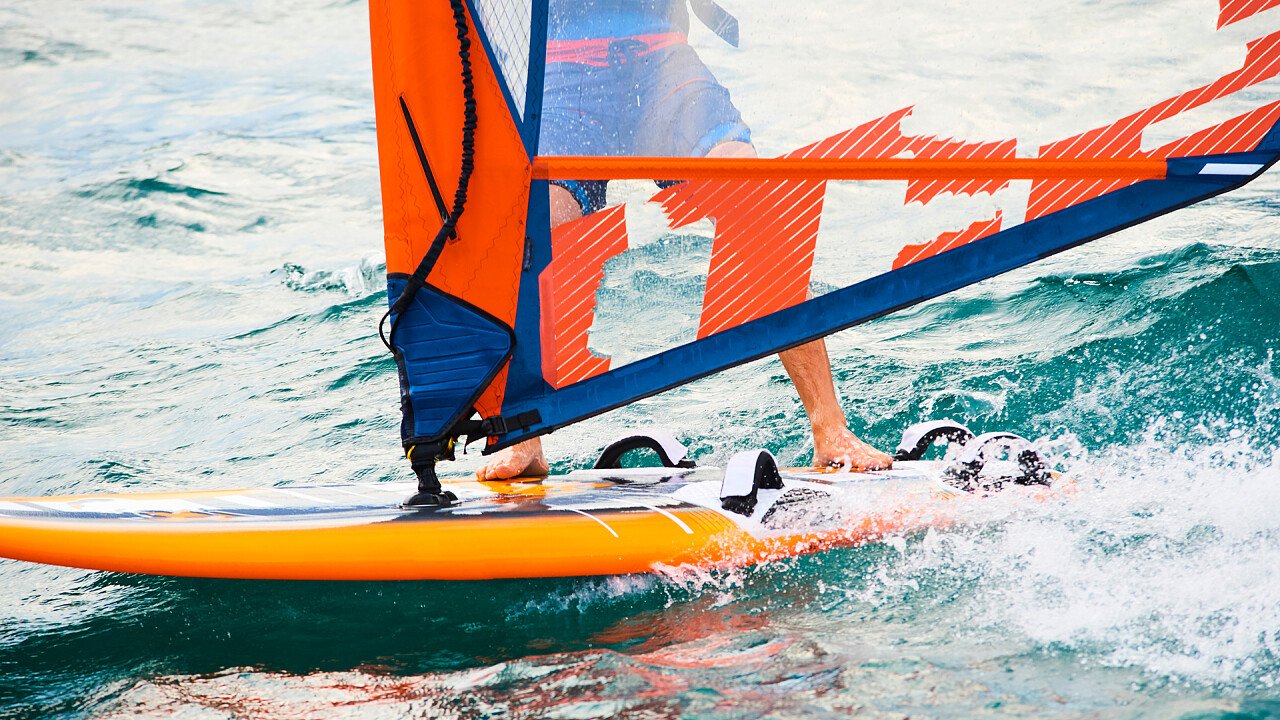 onda_tavola_vela_windsurf_shutterstock