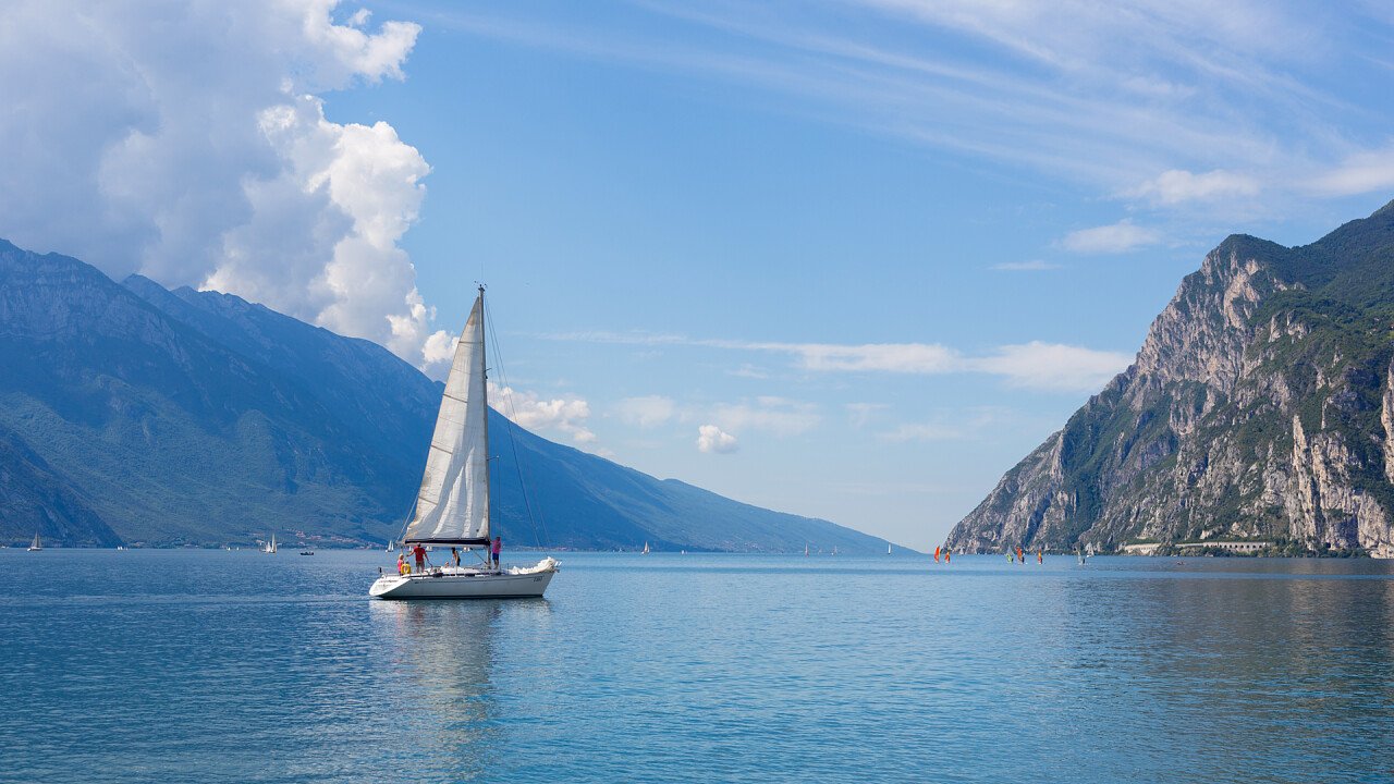 vela_lago_garda_shutterstock