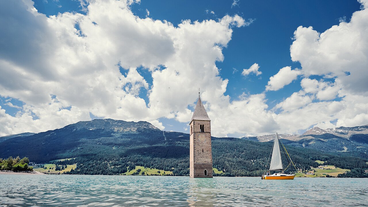 vela_al_lago_resia_shutterstock