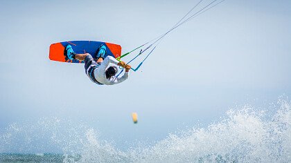 kitesurf_al_lago_pixabay_baluda