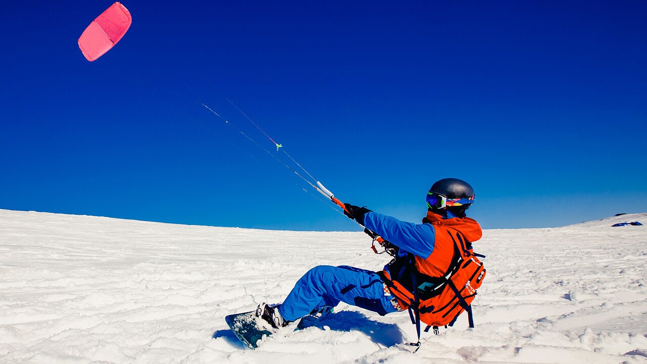 kitesuf_sulla_neve_shutterstock