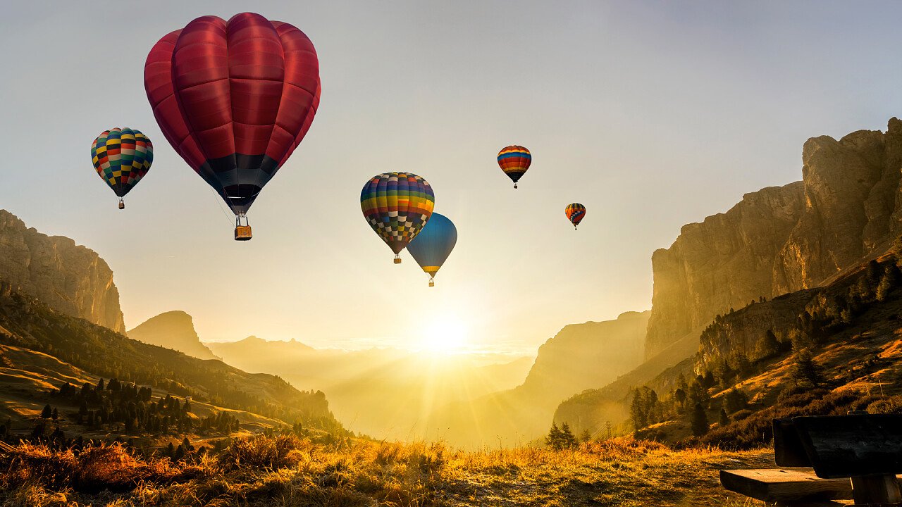autunno_dolomiti_mongolfiere_shutterstock