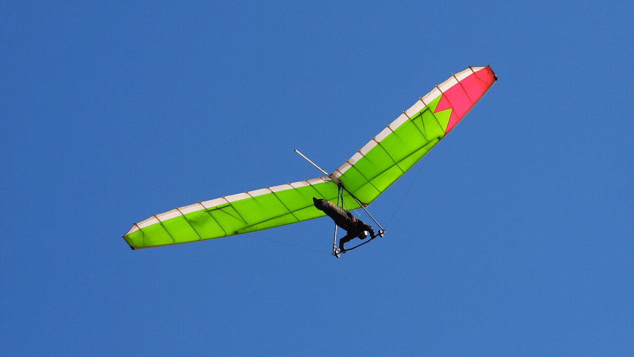 cielo_deltaplano_shutterstock