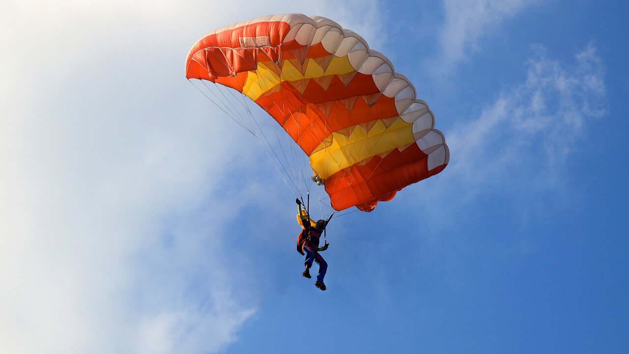 persona_paracadutismo_depositphotos