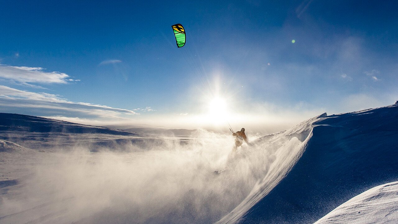 parapendio_invernale_alta_montagna_pixabay_pexels