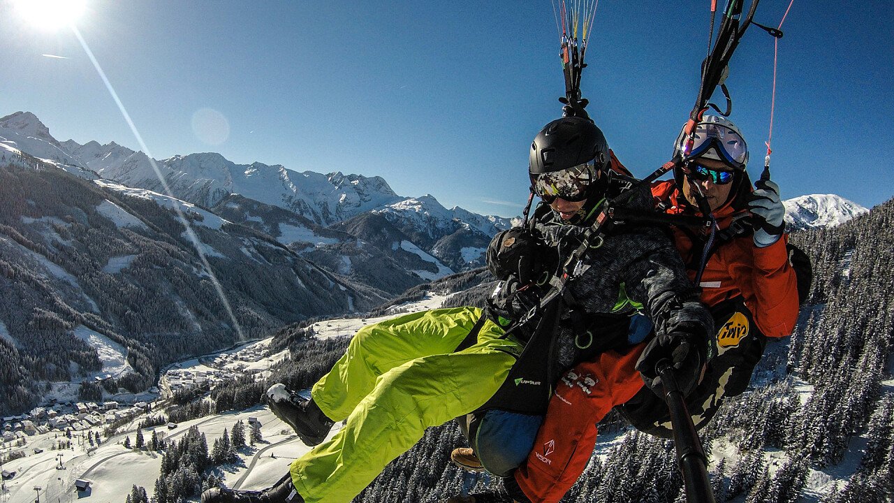 parapendio_volo_tandem_inverno_pixabay_mikemllr