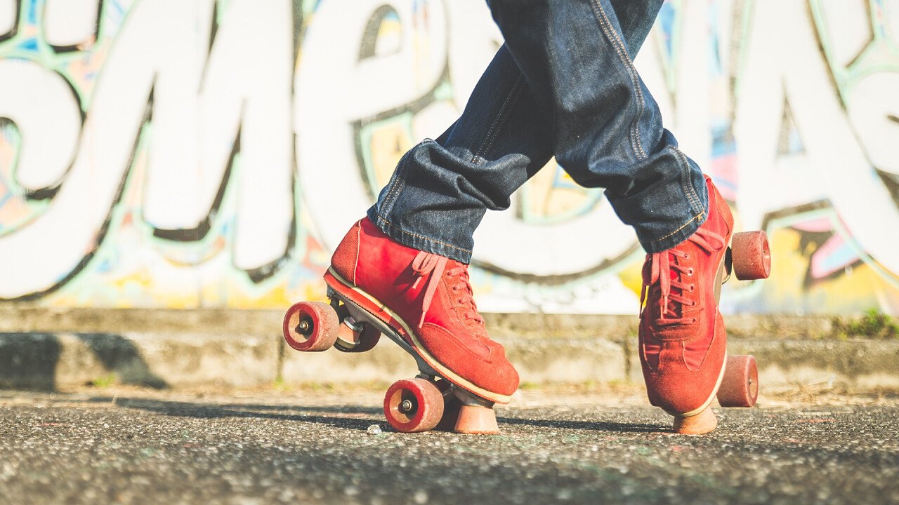 ballare_pattini_rotelle_shutterstock