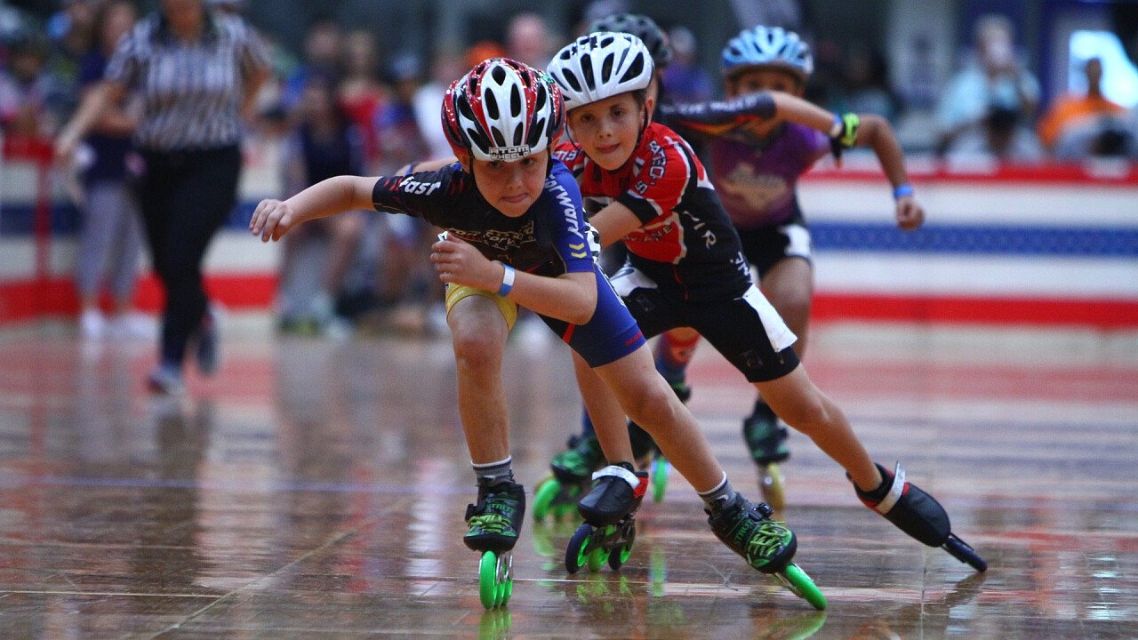 bambini_gara_pattinaggio_inline_velocita_pixabay_mistco