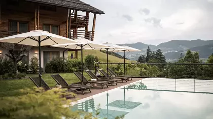 piscina esterna inverno Mirabell Dolomites Hotel . Luxury . Ayurveda & Spa