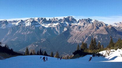 Winter Panorama der Brenta-Dolomiten vom Skigebiet Paganella aus