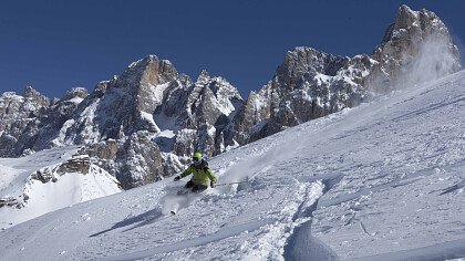 sciare_dolomiti_pale_san_martino_san_martino_di_castrozza_pixabay_fabiodisconzi