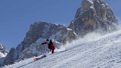 sciare_dolomiti_pale_san_martino_san_martino_di_castrozza_pixabay_fabiodisconzi