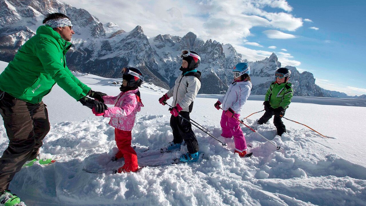 bambini_maestro_sci_apt_san_martino_passo_rolle_primiero_vanoi